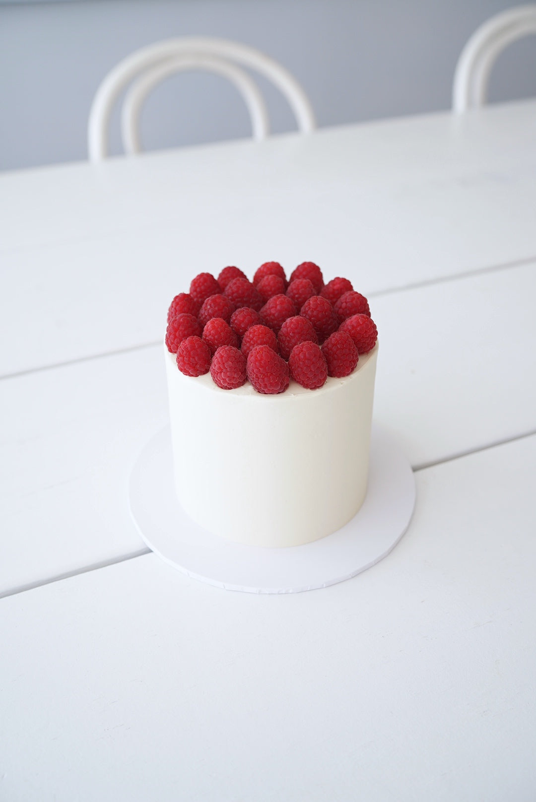 Raspberry cloud cake